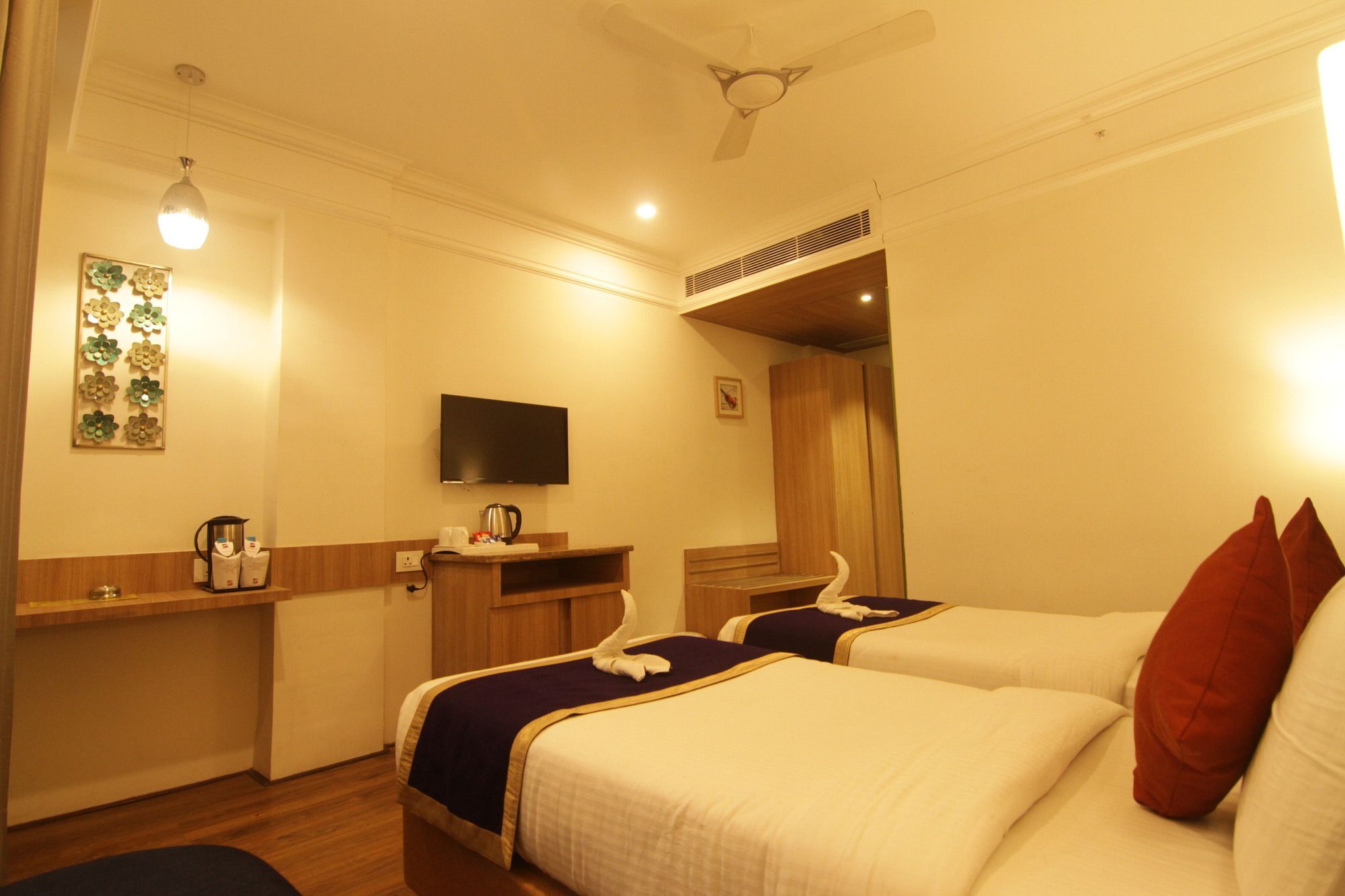 Oyo 2054 New Hotel Broadway Varanasi Exterior foto